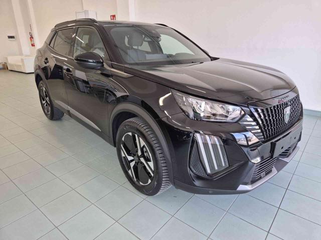 Peugeot 2008 Hybrid 145 e-DCS6 Allure usato a VASTO
