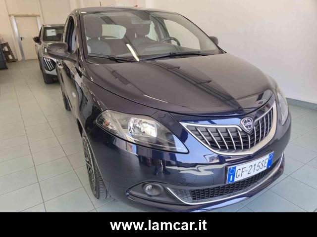 Lancia Ypsilon 1.0 FireFly 5 porte S&S Hybrid Ecochic Silver - foto 2 di 4