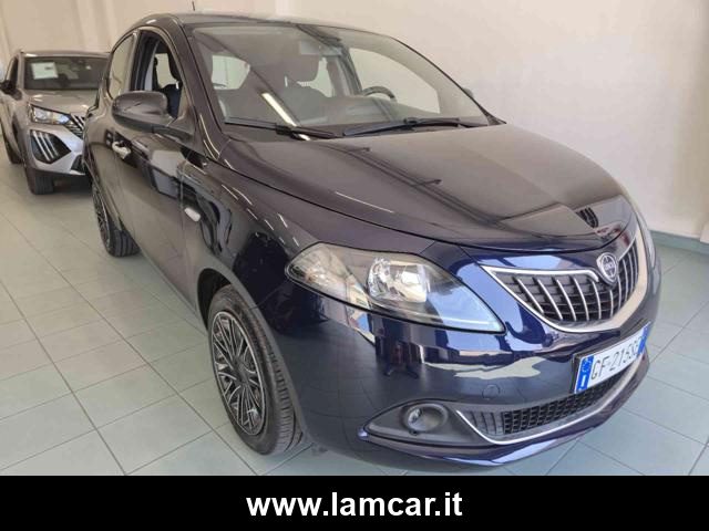 Lancia Ypsilon 1.0 FireFly 5 porte S&S Hybrid Ecochic Silver usato a VASTO
