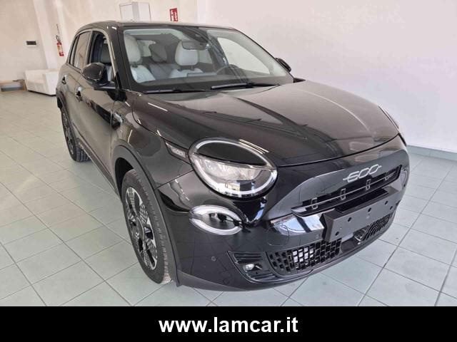 Fiat 600 Hybrid 100 CV DCT MHEV La Prima - foto 2 di 26