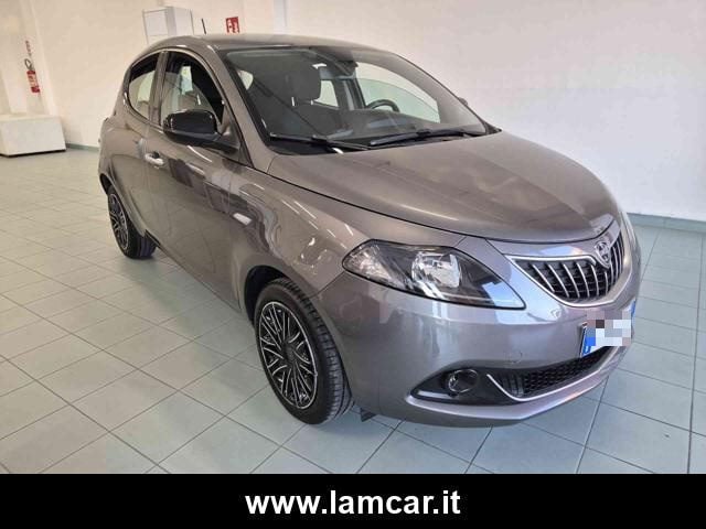 Lancia Ypsilon 1.0 FireFly 5 porte S&S Hybrid Gold, del 2023, 92.000 km, in vendita a Vasto (CH)