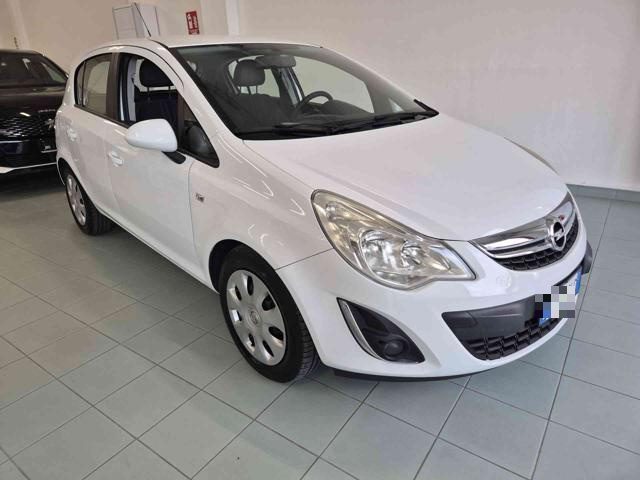 Opel Corsa 1.2 85CV 5 porte GPL-TECH Elective usato a VASTO