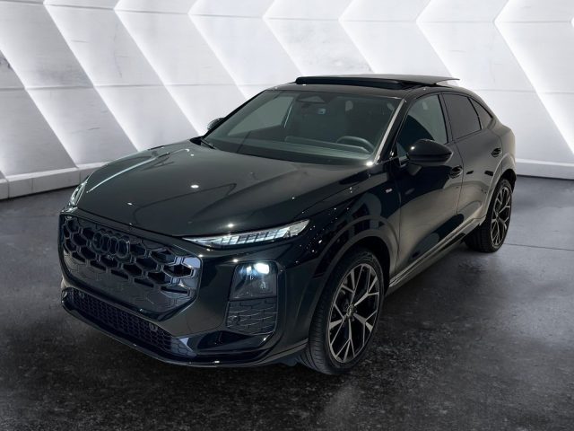 Audi Q3 Sportback 40 TDI quattro S tronic Identity Black - foto 1 di 4