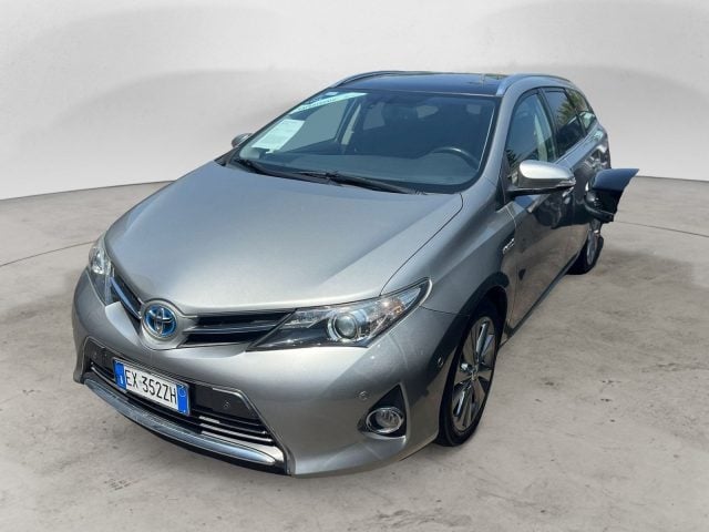 Toyota Auris Hybrid Lounge, del 2015, 131.047 km, in vendita a Palermo (PA)