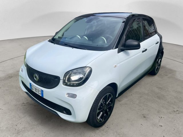 smart forFour 70 1.0 52kW youngster usato a PALERMO
