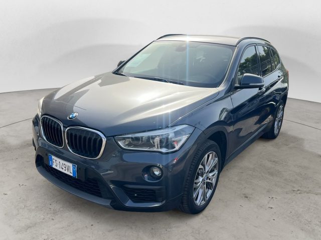 BMW X1 sDrive 18d Business - foto 2 di 4