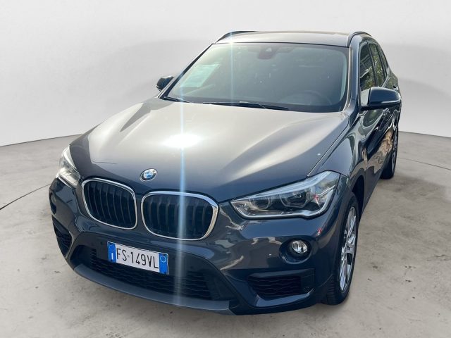 BMW X1 sDrive 18d Business - foto 3 di 4