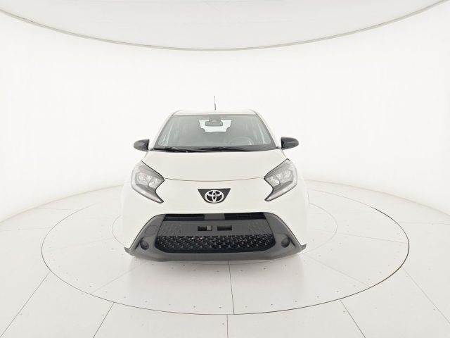Toyota Aygo X 1.0B (72 CV) Active - foto 2 di 4