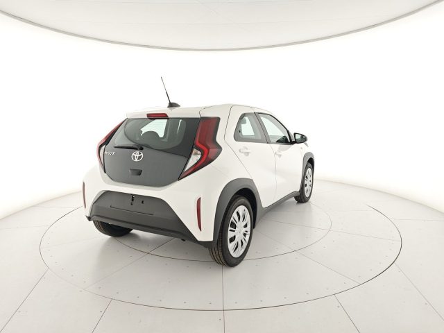 Toyota Aygo X 1.0B (72 CV) Active - foto 4 di 4