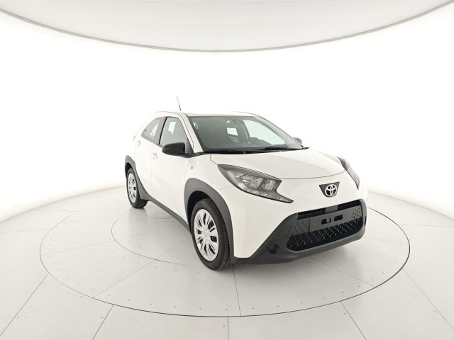 Toyota Aygo X 1.0B (72 CV) Active - foto 3 di 4