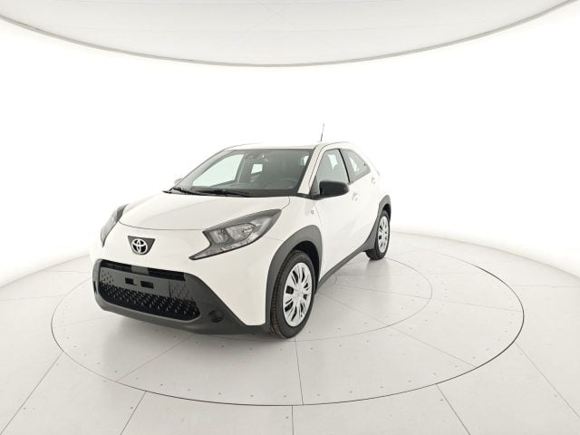 Toyota Aygo X 1.0B (72 CV) Active, del 2025, 1 km, in vendita a Palermo (PA)