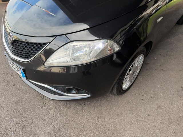 Lancia Ypsilon Ypsilon 1.2 Silver ecochic Gpl 69cv - foto 3 di 4