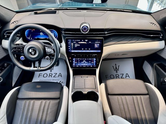 Maserati Grecale 2.0 mhev 330cv All. Speciale Fuoriserie, del 2025, 15 km, in vendita a Venaria Reale (TO)