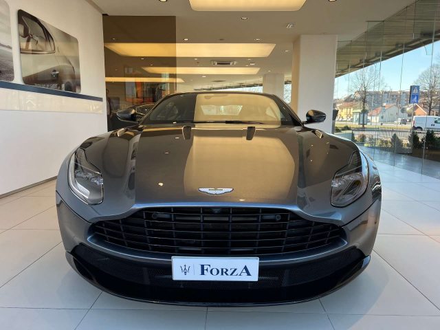 Aston Martin DB11 V12 AMR Coupè - foto 2 di 4