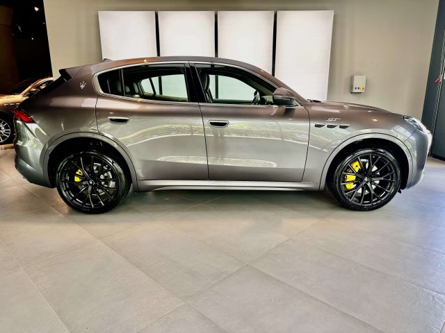 Maserati Grecale 2.0 mhev GT 250cv auto, Cechi 21", Pinze Gialle - foto 4 di 15