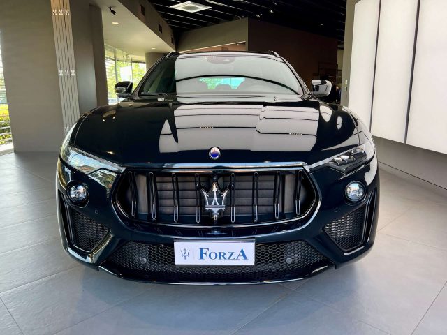 Maserati Levante 3.8 V8 Trofeo 580cv auto - foto 2 di 4