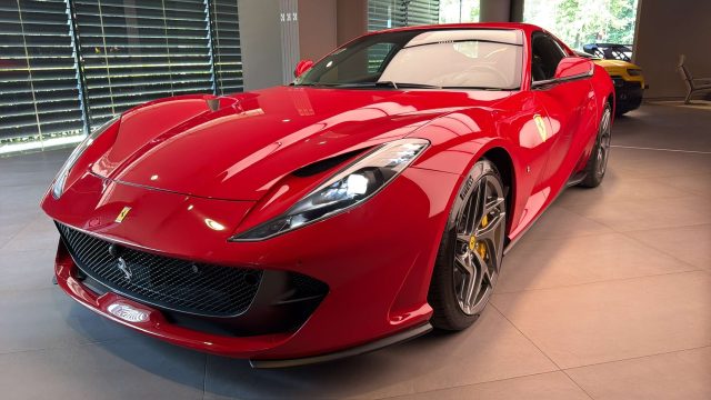 Ferrari 812 812 Superfast, del 2019, 7.520 km, in vendita a Venaria Reale (TO)