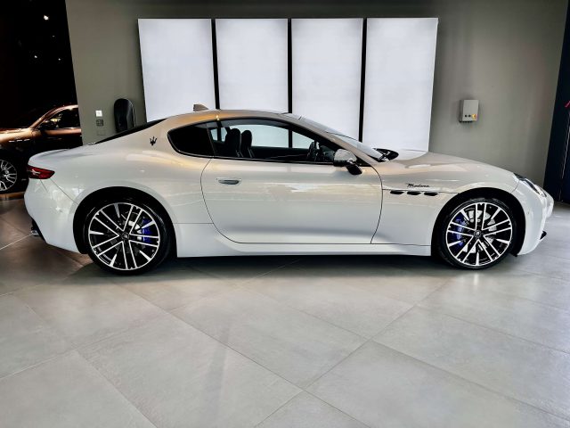 Maserati GranTurismo 3.0 Modena awd auto,Verniv. Fuoriserie, Adas Lev 2 - foto 4 di 15