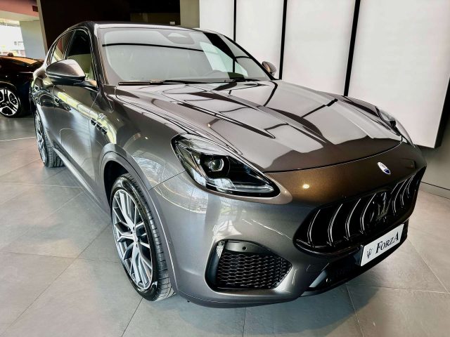 Maserati Grecale 2.0 mhev GT 300cv, Sport Pack, C. 21", Tel 360° - foto 3 di 4