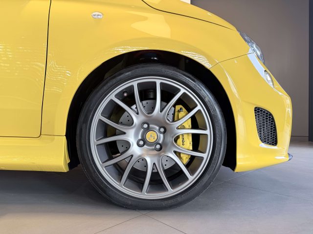 Abarth 695 695 1.4 t-jet Tributo Ferrari 180cv MTA 1-299 - foto 4 di 4