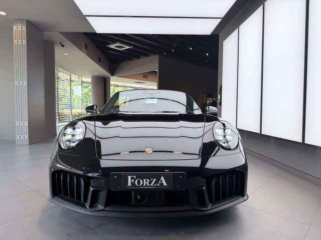 Porsche 992 992.2 4 GTS Cabrio - foto 2 di 4
