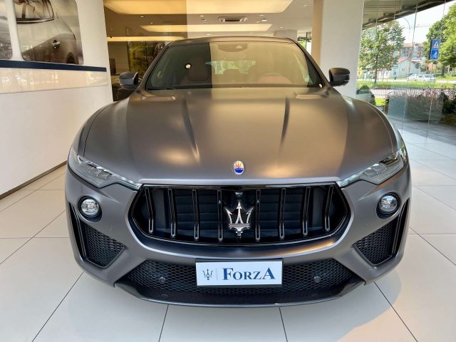 Maserati Levante 3.8 V8 Trofeo 580cv , Grigio Maratea Matte - foto 2 di 4