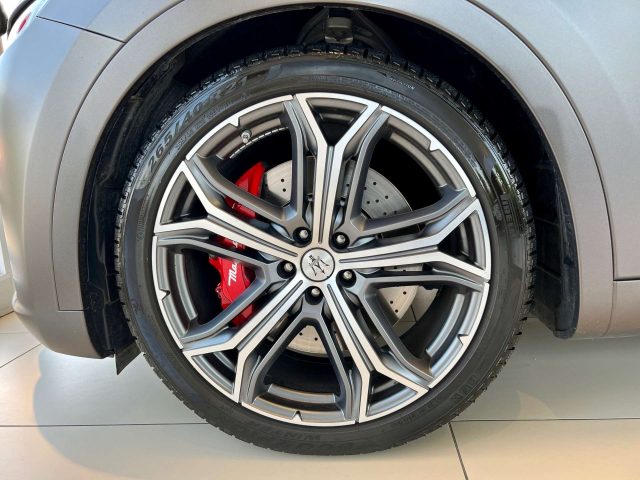 Maserati Levante 3.8 V8 Trofeo 580cv , Grigio Maratea Matte - foto 4 di 4