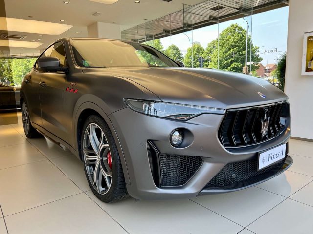 Maserati Levante 3.8 V8 Trofeo 580cv , Grigio Maratea Matte - foto 3 di 4