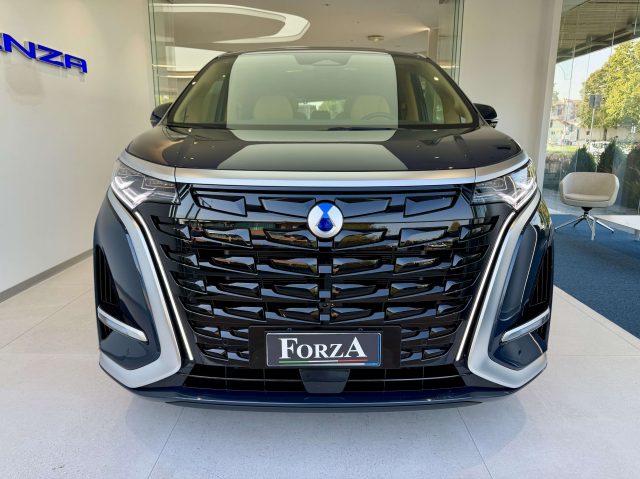 Denza D9 Ultimate PHEV AWD - foto 2 di 15
