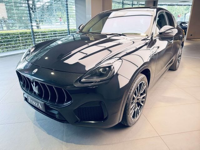 Maserati Grecale 2.0 mhev GT 250cv auto, Tetto Panorama Apribile, del 2025, 35.151 km, in vendita a Venaria Reale (TO)