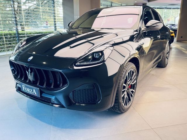 Maserati Grecale Grecale 2.0 mhev Modena 330cv auto, Tetto Apribile, del 2023, 59.998 km, in vendita a Venaria Reale (TO)