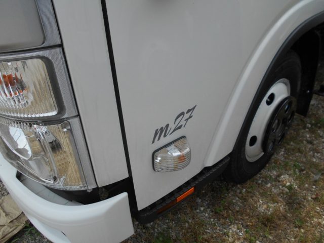 Isuzu M27 M27 CASSONE FISSO + GRU - foto 3 di 4