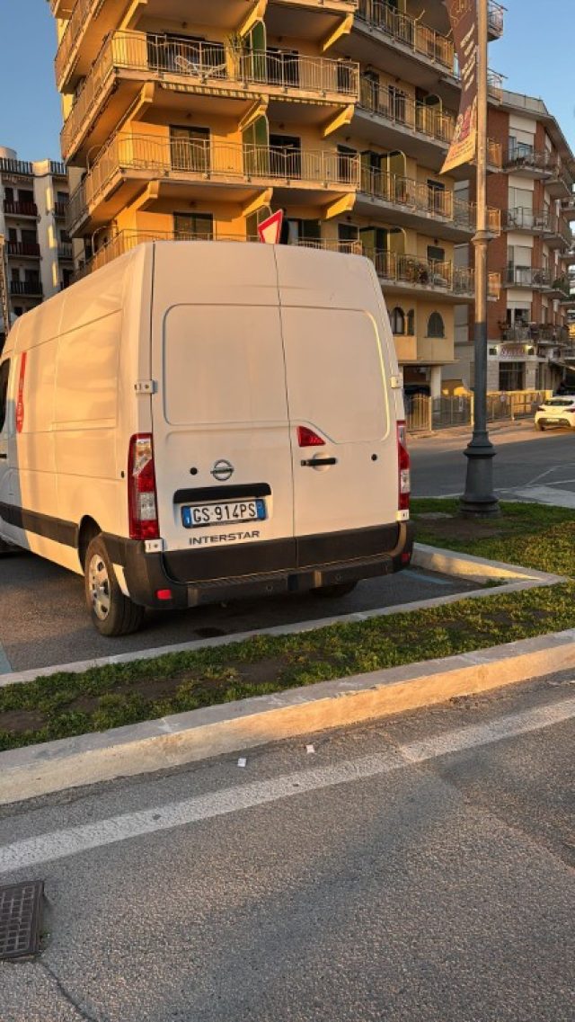 Nissan Interstar 35 2.3 dCi 130CV Tp-PM-SL-TA N-Connecta Furgone - foto 4 di 4
