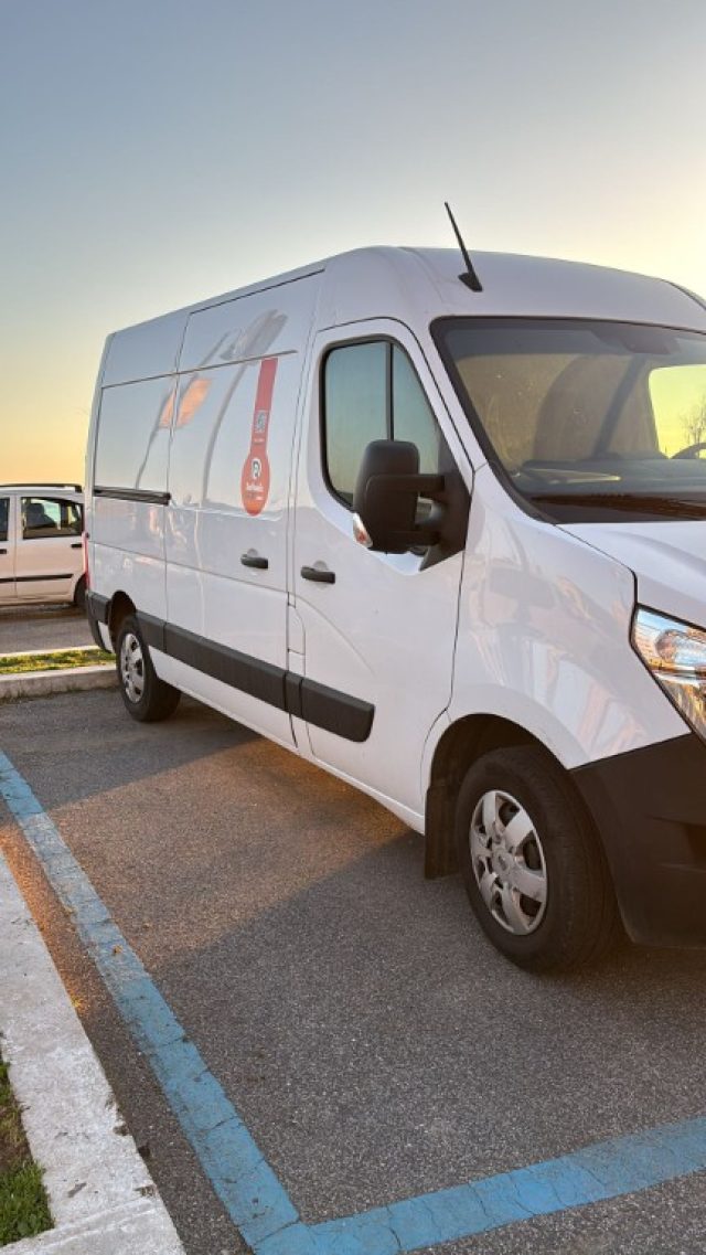 Nissan Interstar 35 2.3 dCi 130CV Tp-PM-SL-TA N-Connecta Furgone - foto 2 di 4