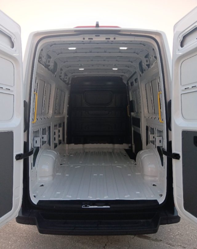 Volkswagen Crafter 30 2.0 TDI 140CV PM-TA Furgone - foto 4 di 4