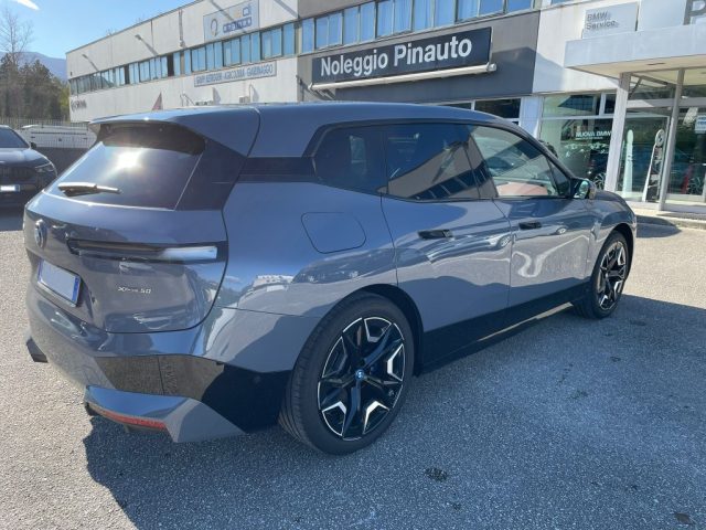 BMW iX xDrive50 Pacchetto Sportivo usato a CEPPALONI
