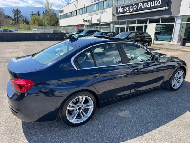 BMW 320 d Luxury - foto 4 di 16