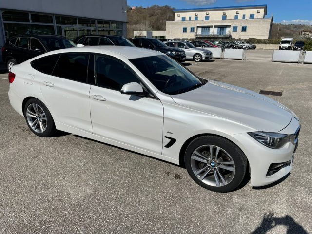 BMW 318 d Gran Turismo Msport - foto 3 di 4