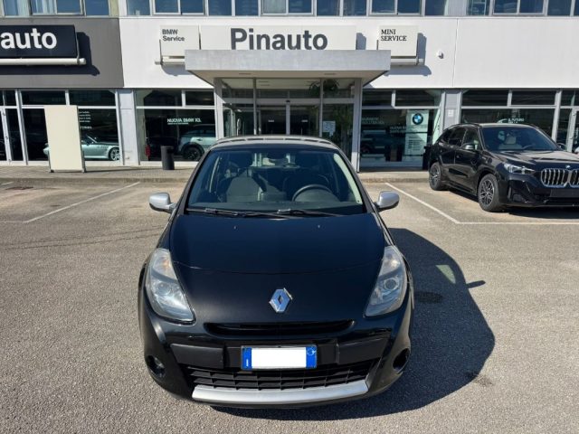 Renault Clio 1.5 dCi 105CV 5 porte Luxe, del 2010, 136.900 km, in vendita a Ceppaloni (BN)