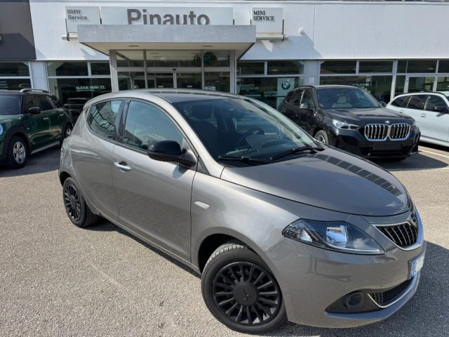 Lancia Ypsilon 1.0 FireFly 5 porte S&S Hybrid Ecochic Silver - foto 2 di 4