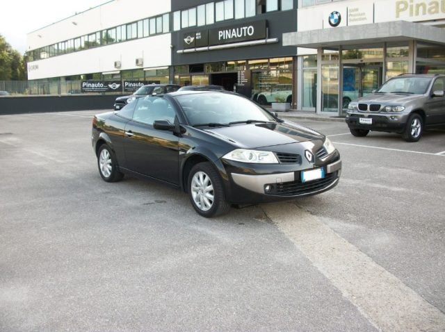 Renault Megane Cabrio 1.9 dCi/130CV Dynamique, del 2006, 73.390 km, in vendita a Ceppaloni (BN)