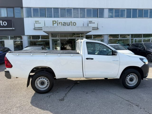 Toyota Hilux 2.4 D-4D 4WD 2 porte Single Cab Comfort - foto 2 di 4