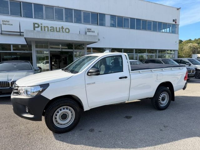 Toyota Hilux 2.4 D-4D 4WD 2 porte Single Cab Comfort - foto 3 di 4