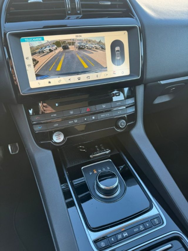Jaguar F-Pace 2.0 D 180 CV AWD aut. Pure usato a CEPPALONI