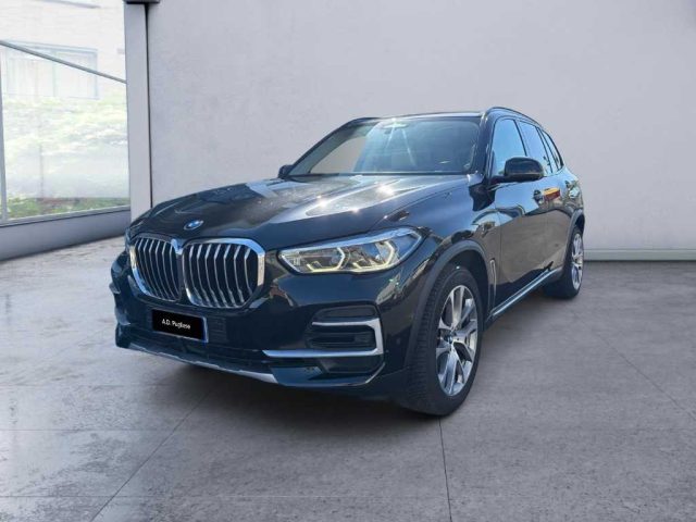 BMW X5 (G05/F95) - xDrive30d 48V xLine, del 2021, 125.000 km, in vendita a Caltanissetta (CL)