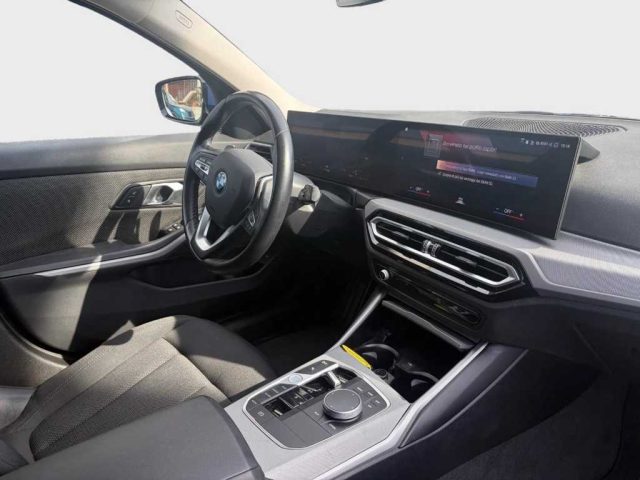 BMW 320 Serie 3(G20/1-80/1) - d 48V Touring - foto 4 di 4