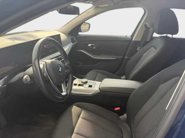 BMW 320 Serie 3(G20/1-80/1) - d 48V Touring - foto 2 di 4