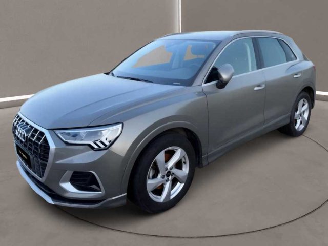 Audi Q3 2ª serie - 35 TDI S tronic S line edition, del 2023, 46.000 km, in vendita a Caltanissetta (CL)