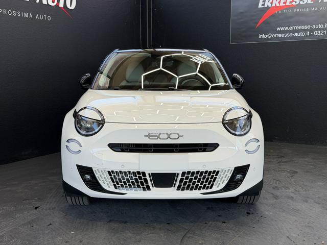 Fiat 600 Hybrid 145 CV DCT MHEV La Prima - foto 2 di 4