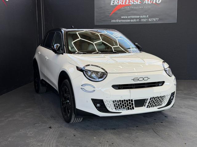 Fiat 600 Hybrid 145 CV DCT MHEV La Prima - foto 3 di 4